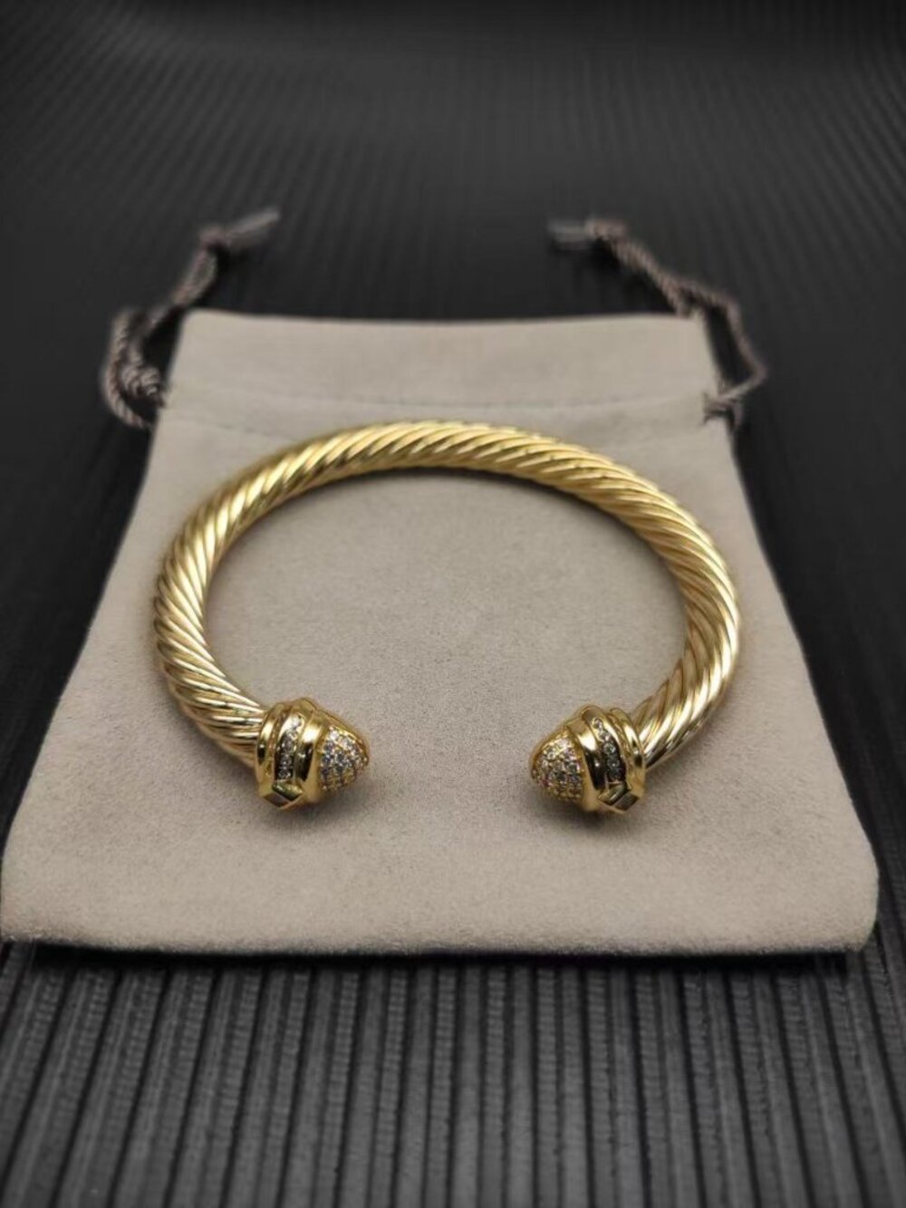 David Yurman Cable Classics Glod Bracelet - Picture 2 of 6